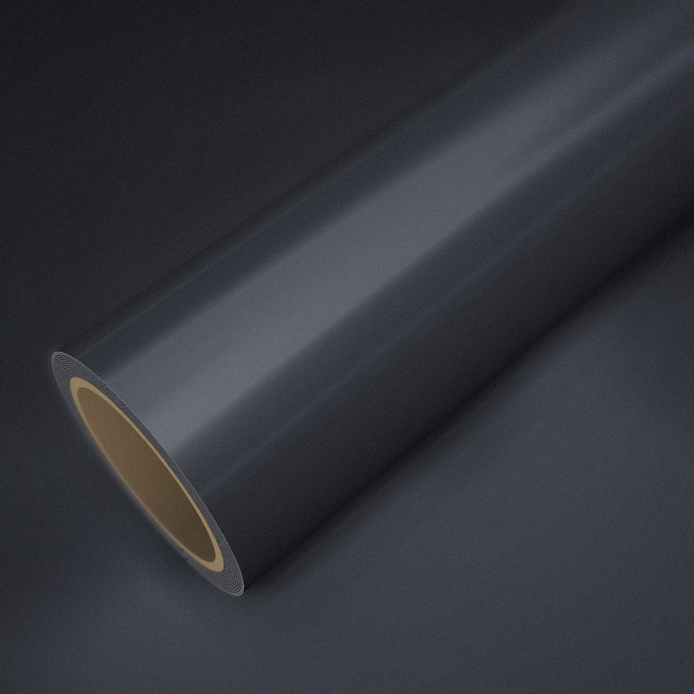 Rotolo di pellicola cromata satinata gun metal su un foglio della stessa pellicola